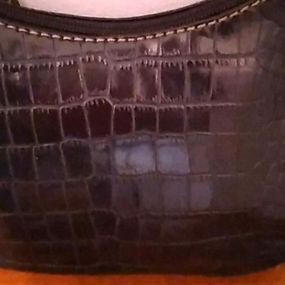 Nine West Black Alligator Design Hand Bag. - Picture 6 of 11